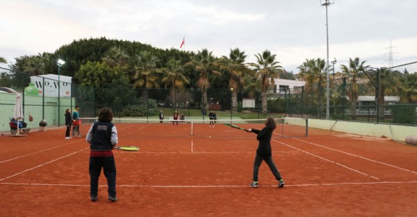 ME Vadi Spor Tesisleri Mersinlileri Bekliyor