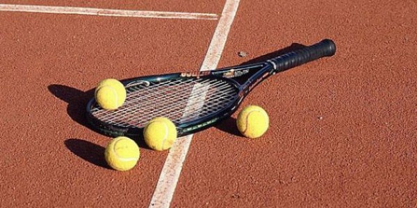 Mersin'de tenis turnuvas balyor